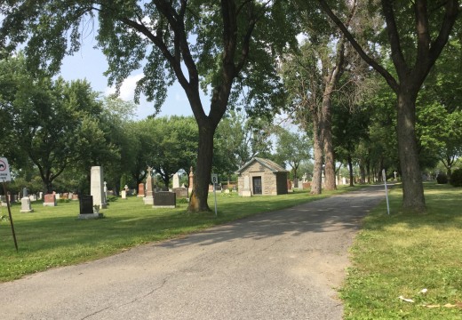 Le cimetière, sanctuaires