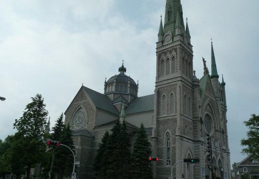 Église Cocathédrale Saint-Antoine-de-Padoue équipe pastorale. Nouvelle église, enveloppes